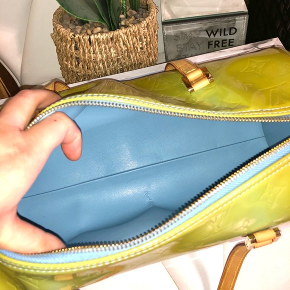 SOLD! Louis Vuitton Mint Green Monogram Vernis - Picture 4 of 5